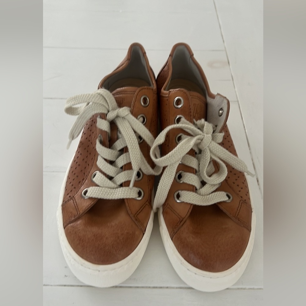 Never Worn Paul Green Sneakers